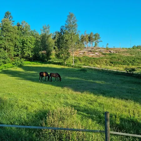 Charmigt Hus Pa Landet Naera Till Bad Stromstad Exterior photo